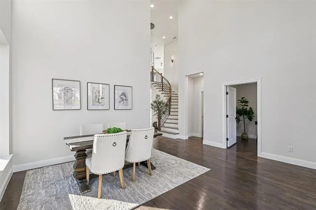 Photo of 1704 Highland Drive W