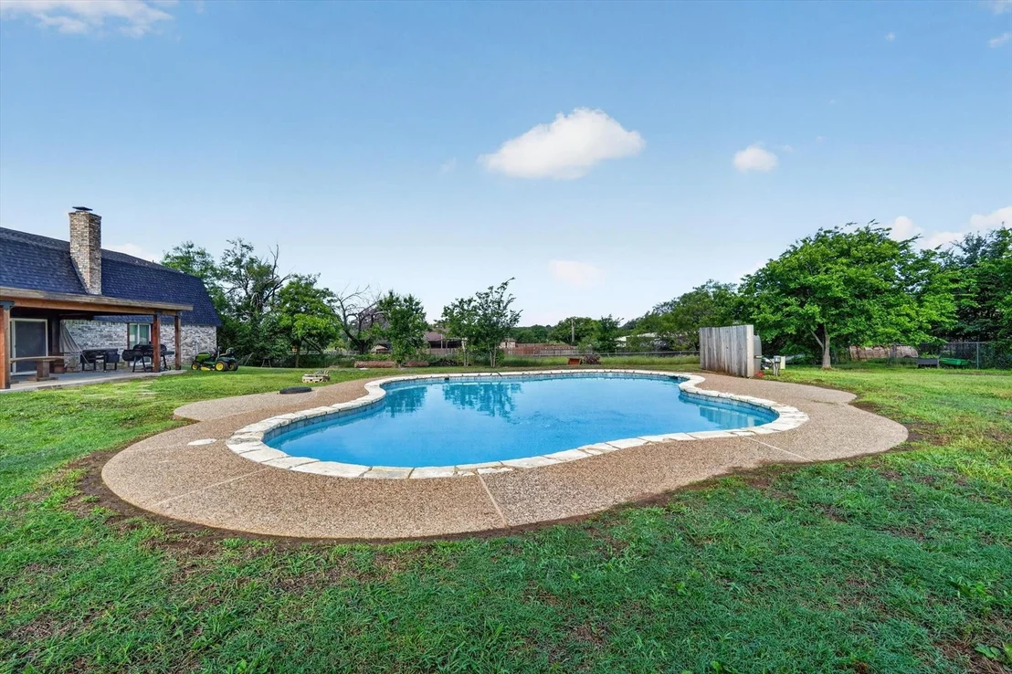 Photo of 4041 Burleson Retta Road