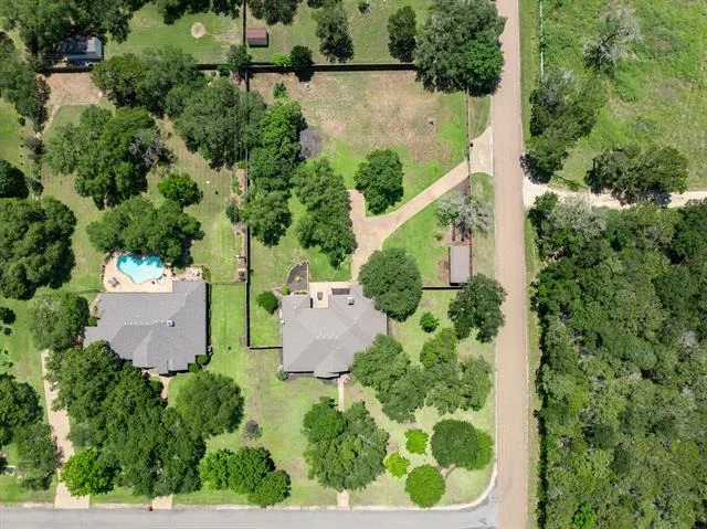 Photo of 100 Twisted Oak Lane