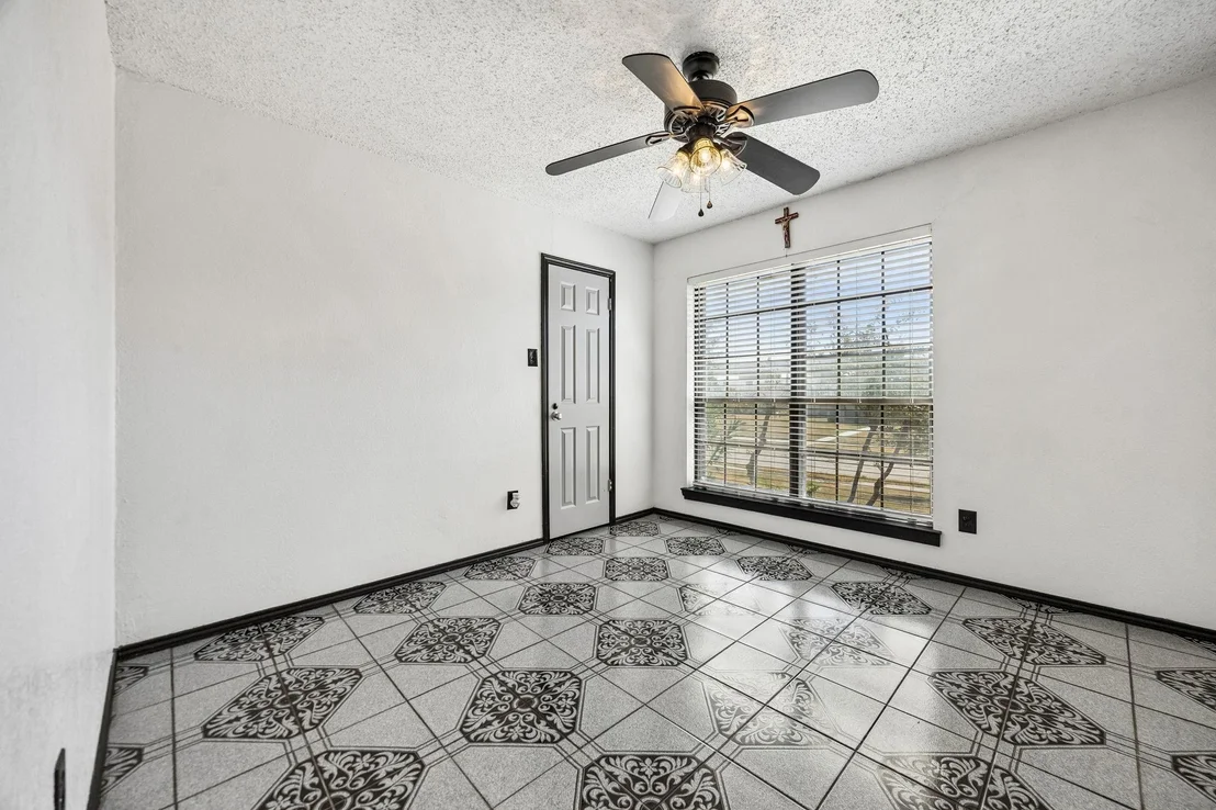 Photo of 2409 Doral