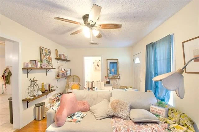 Photo of 2224 Live Oak Avenue
