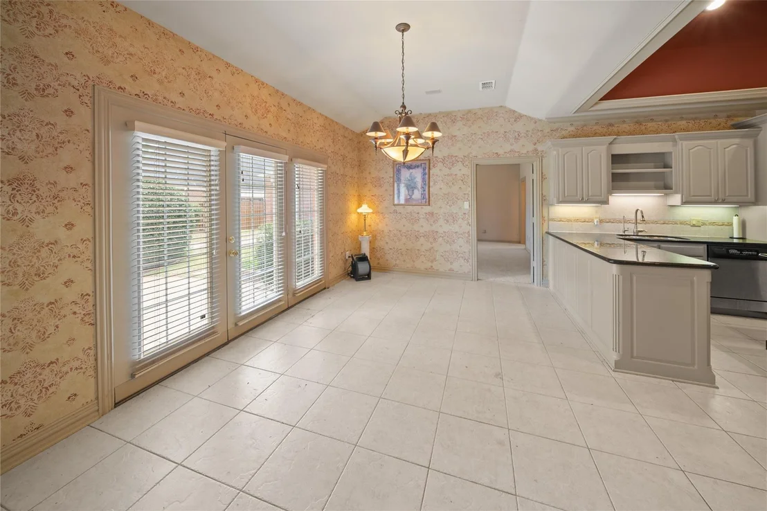 Photo of 7402 Hollytree Drive