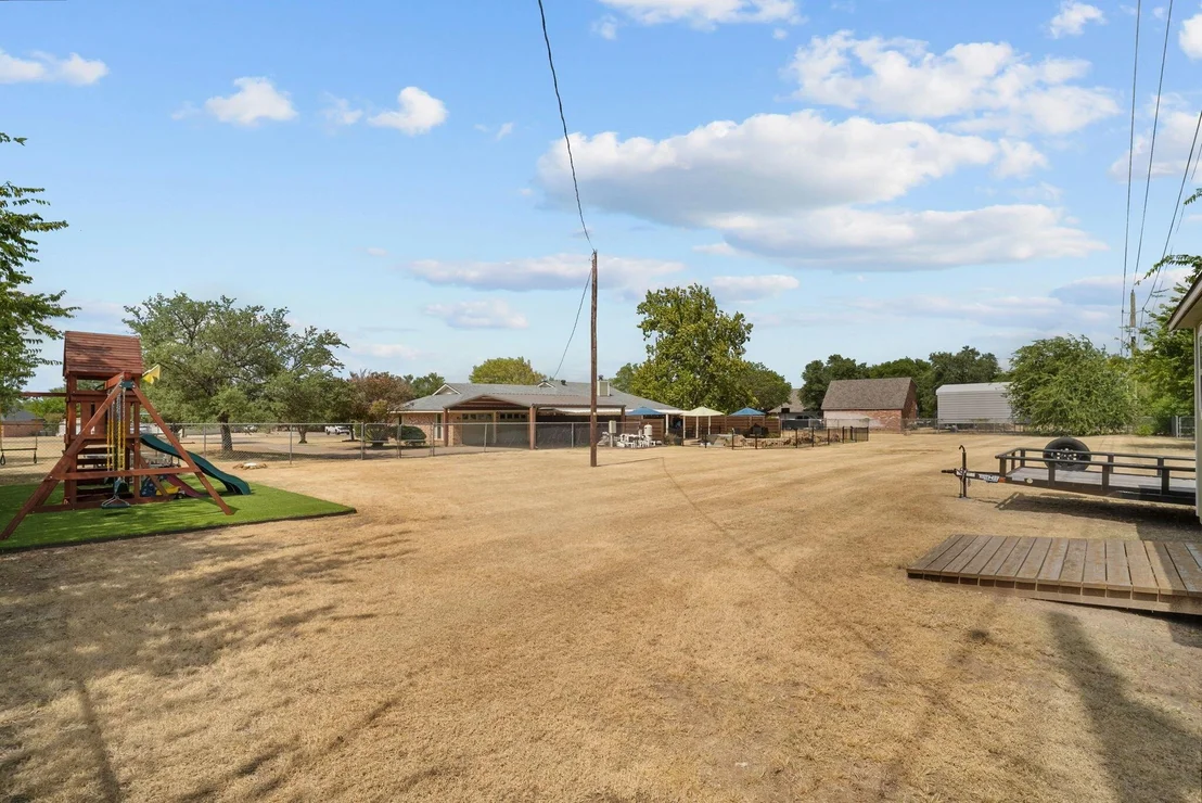 Photo of 1910 Circleview Drive
