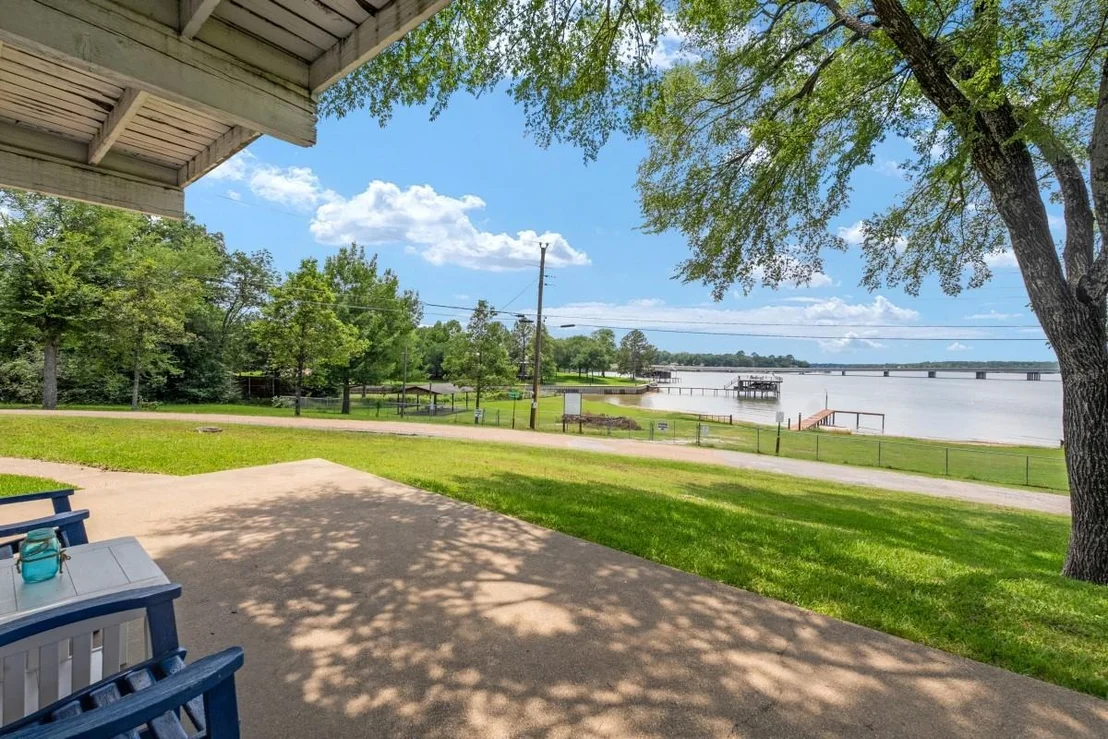 Photo of 100 W Oak Acres Drive