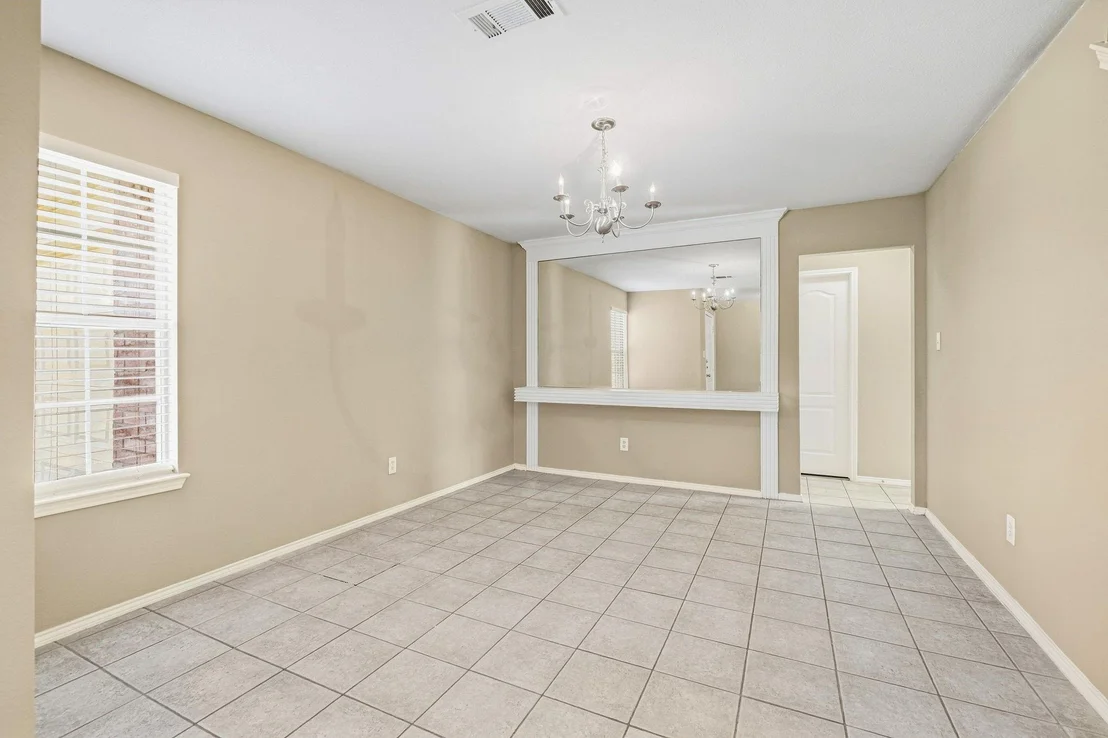Photo of 1002 Chatham Lane