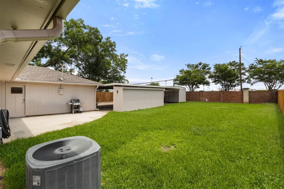 Photo of 908 Vinecrest Lane