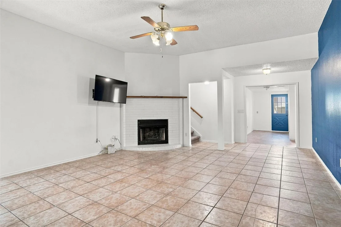 Photo of 1001 Flower Drive