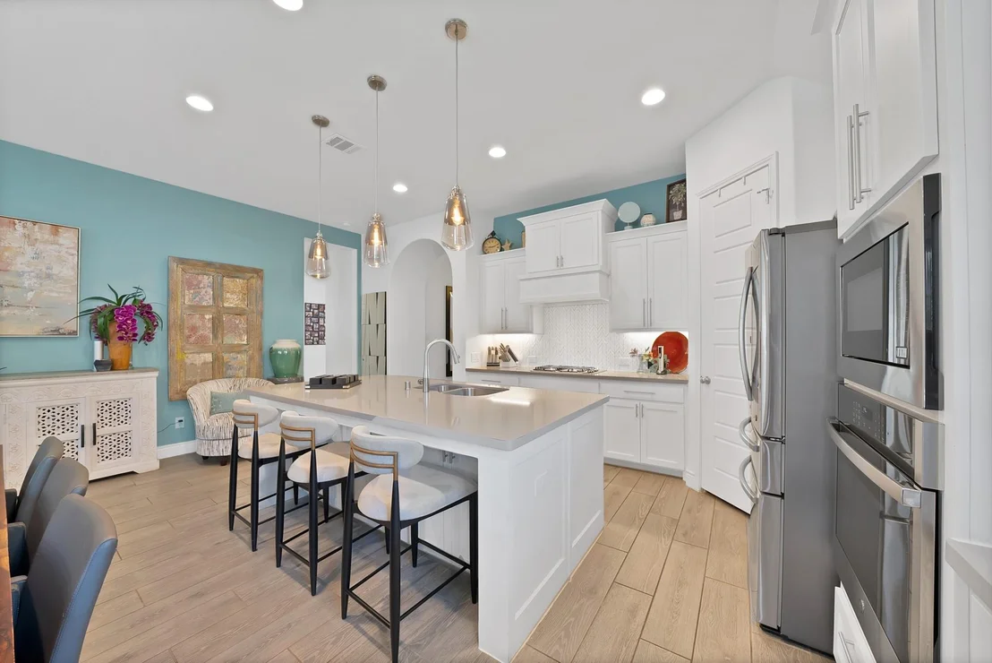 Photo of 808 Knoxbridge Road