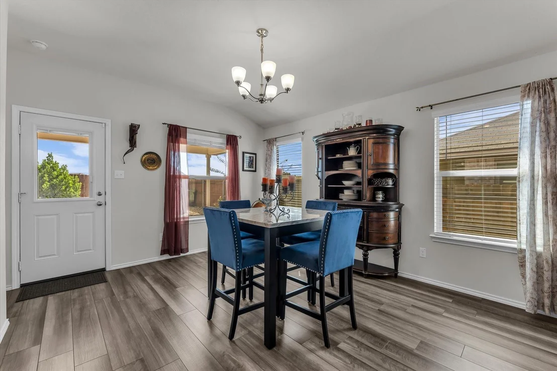 Photo of 2912 Brosnan Road