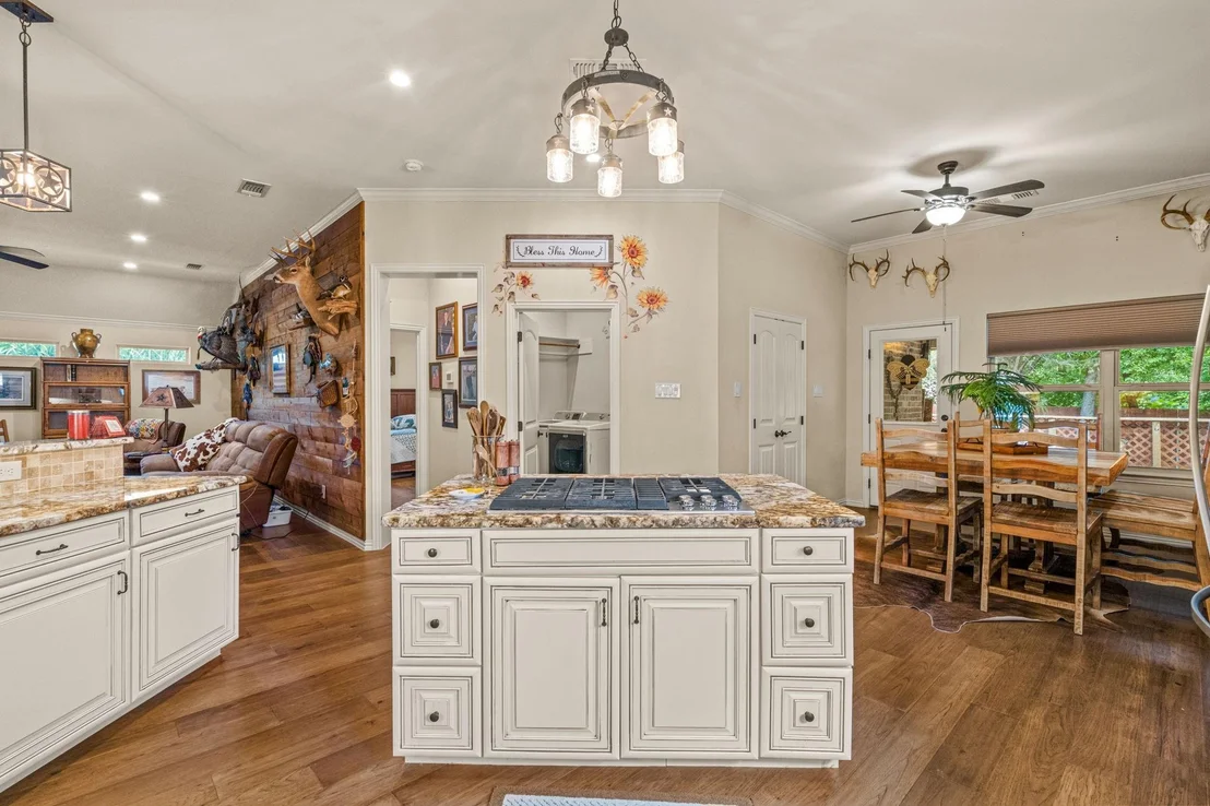 Photo of 606 Hillside Circle