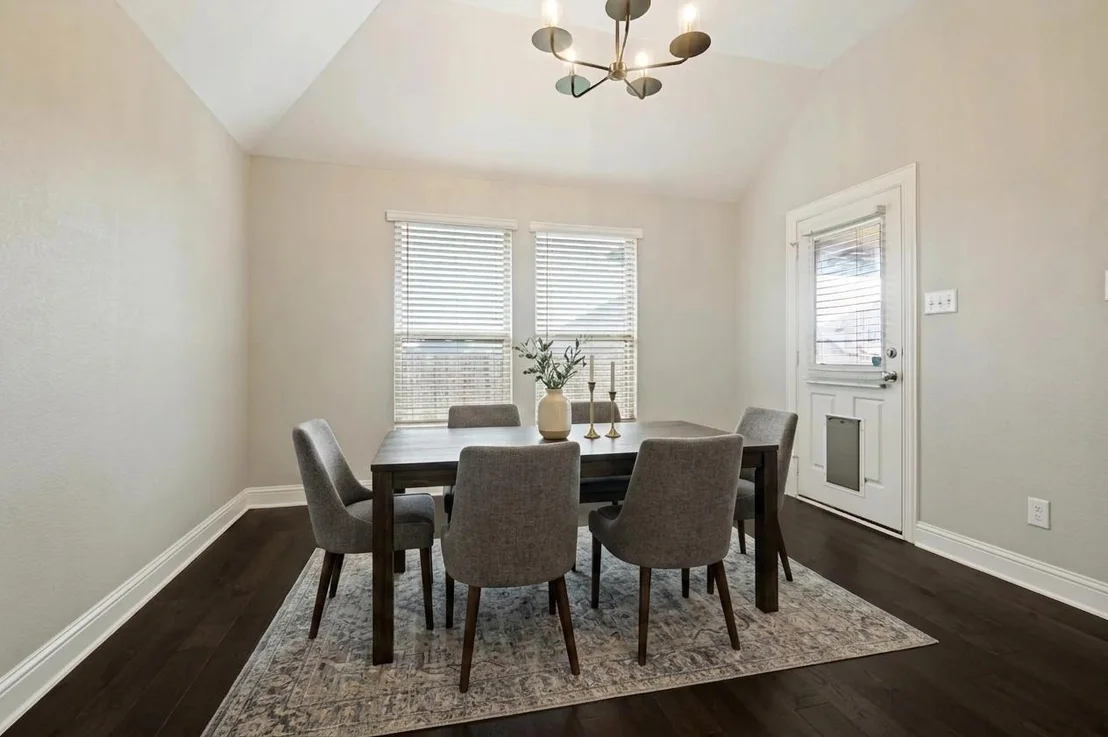 Photo of 541 Windrow Lane