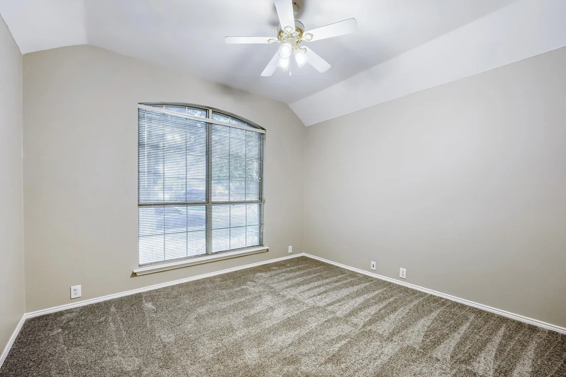 Photo of 605 Oakbrook Drive