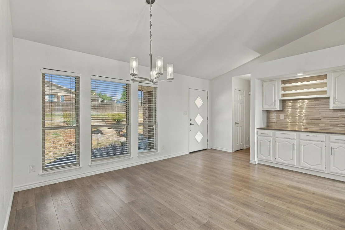 Photo of 4405 Queen Circle