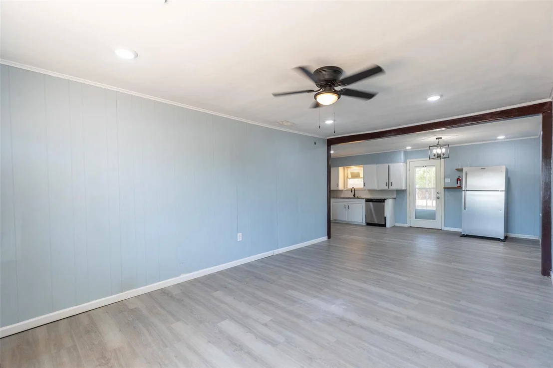 Photo of 2142 N Mockingbird Lane