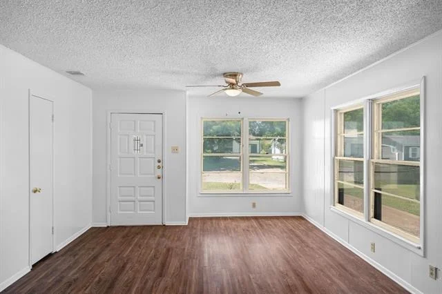 Photo of 1409 Lawrence Drive
