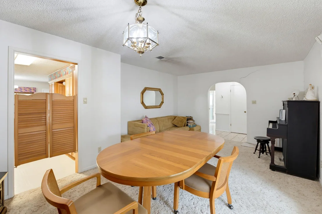 Photo of 709 Gary Ln