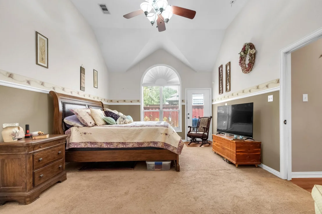 Photo of 18 Red Bluff Court