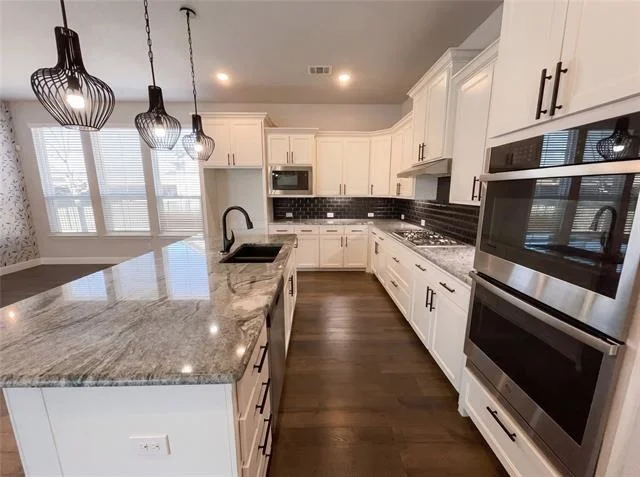 Photo of 2221 Laguna Drive