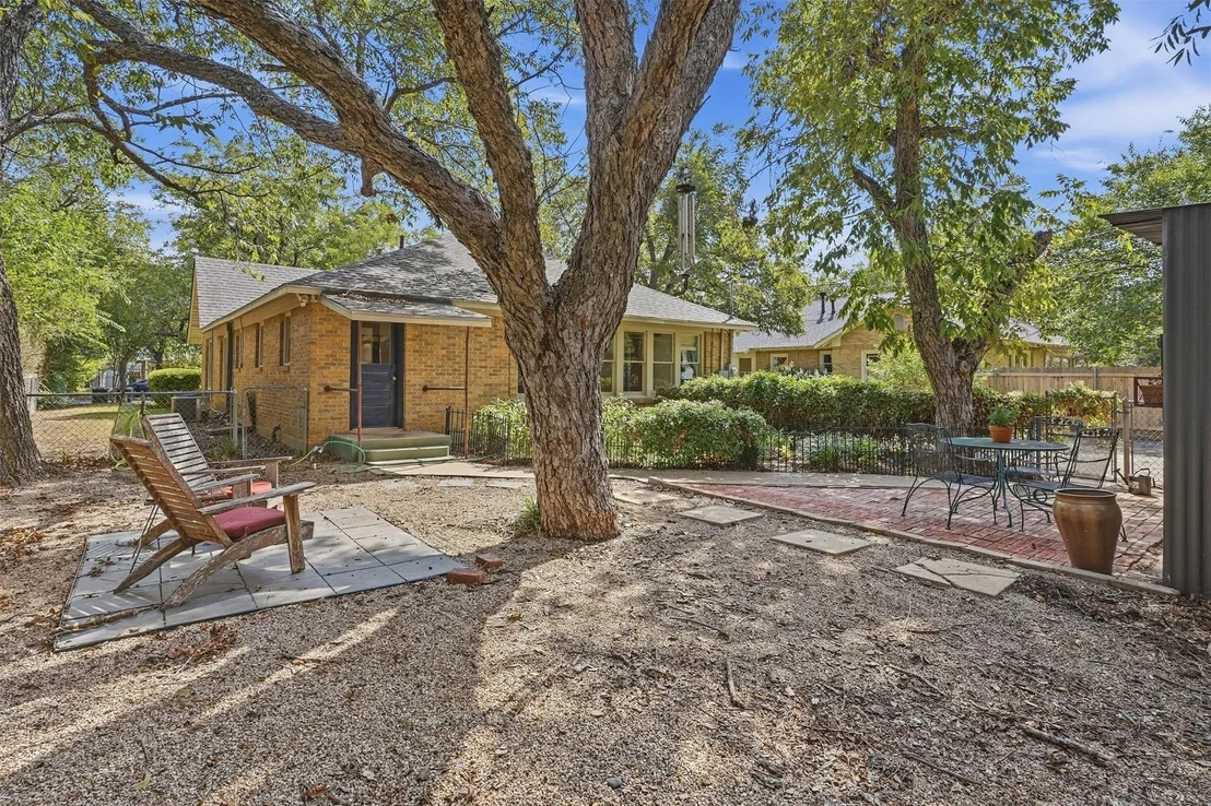 Photo of 704 Forrest Avenue