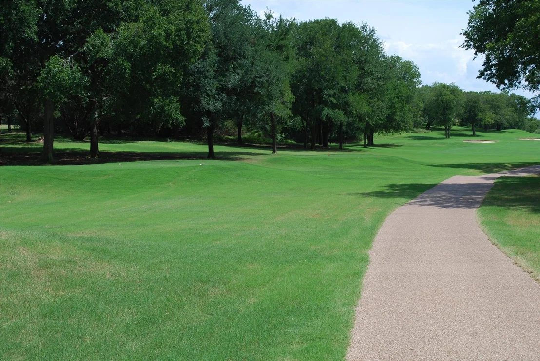 Photo of 15013 Golf Drive