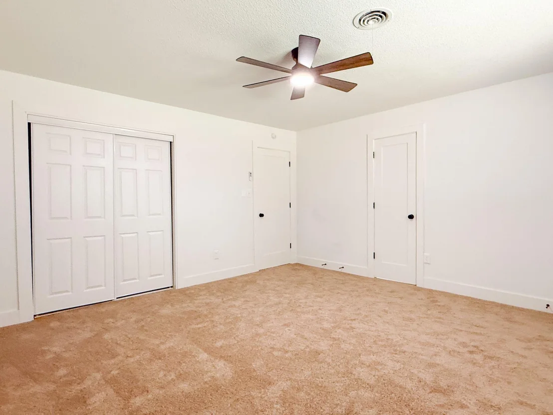 Photo of 228 Hallbrook Drive