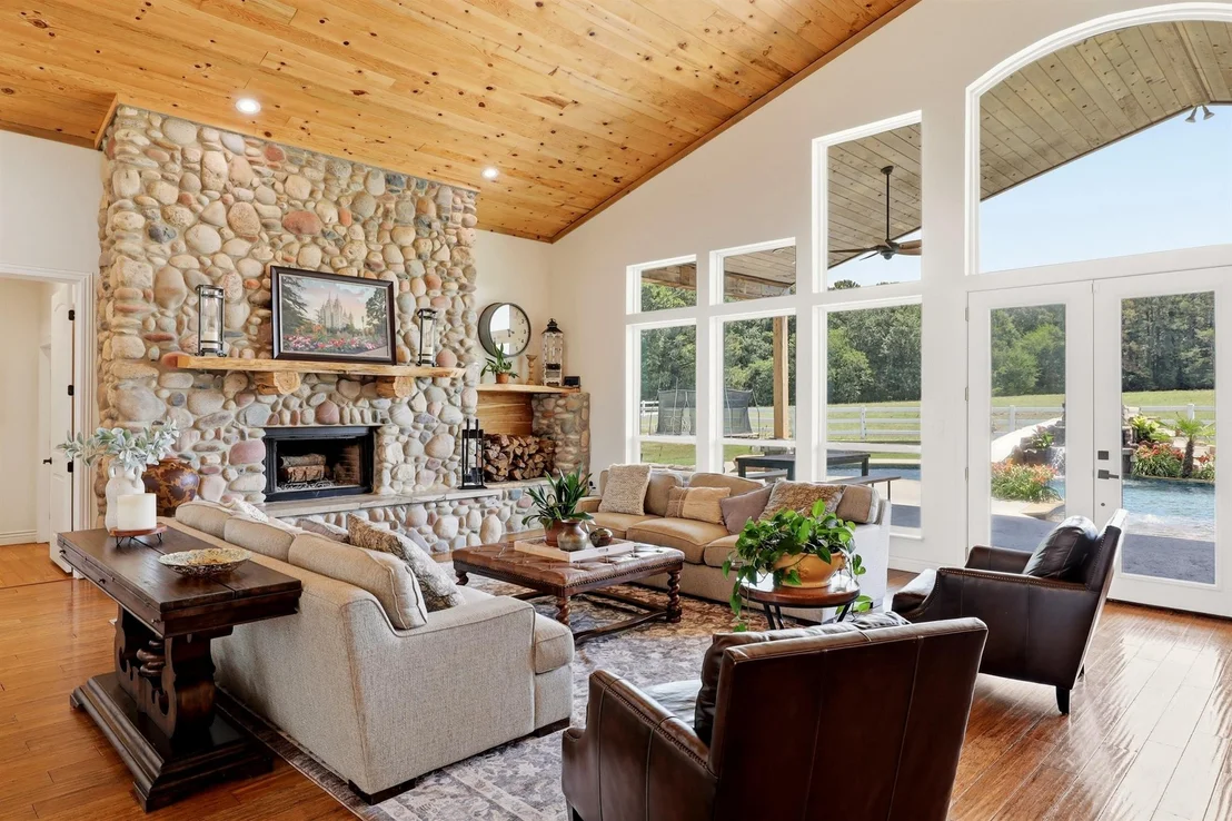 Photo of 1357 County Road 3504