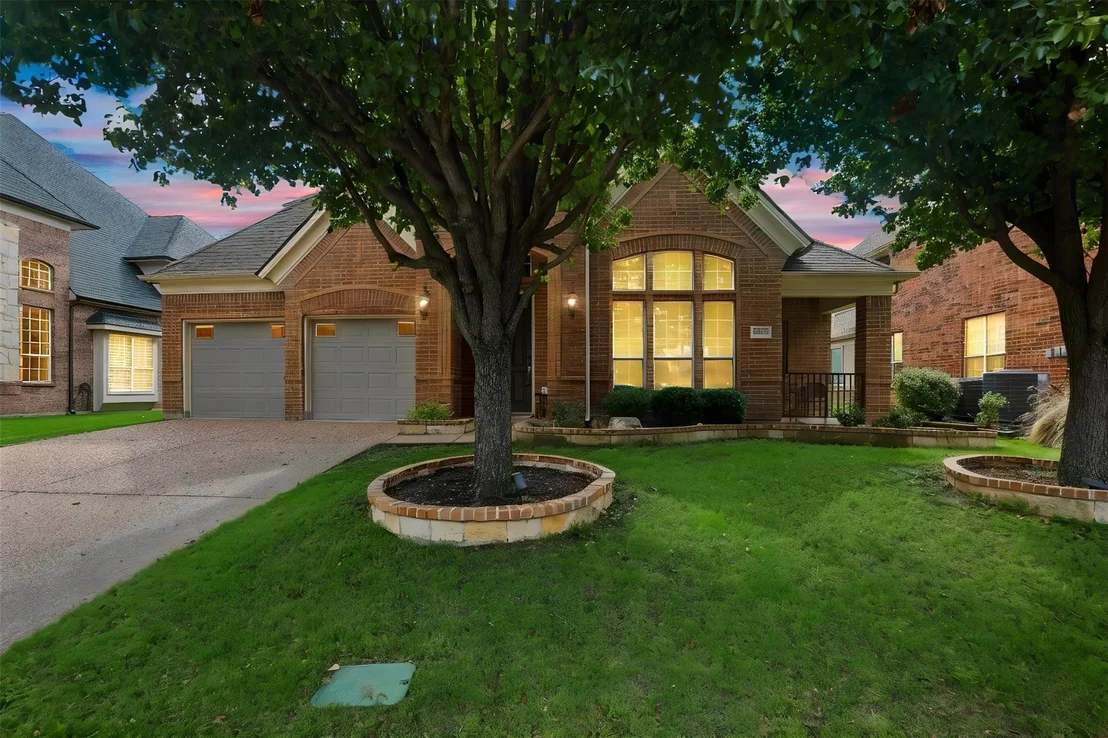 Photo of 830 Woodview Drive
