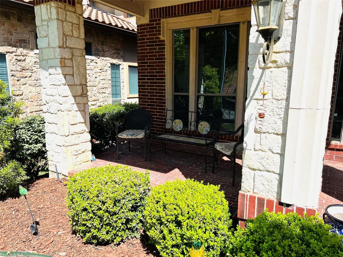 Photo of 2219 Longview Road