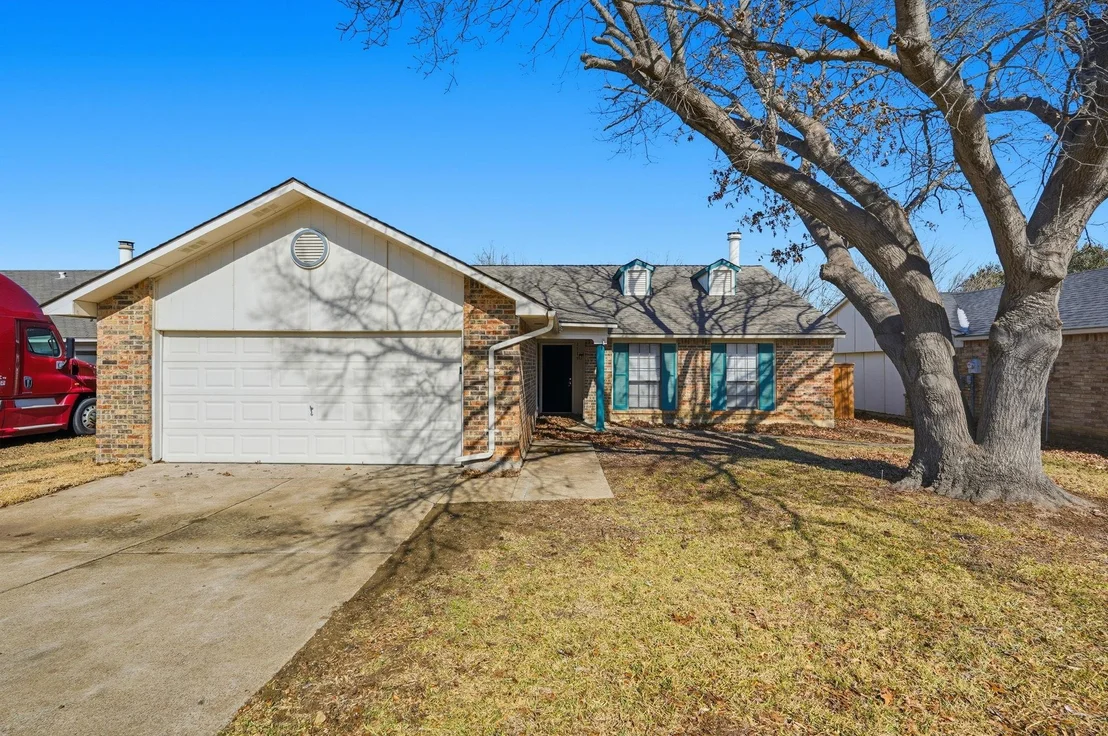 Photo of 2117 Newbury Drive