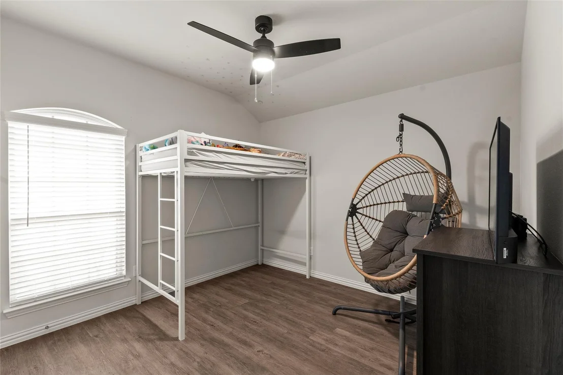 Photo of 115 Oak Springs Loop