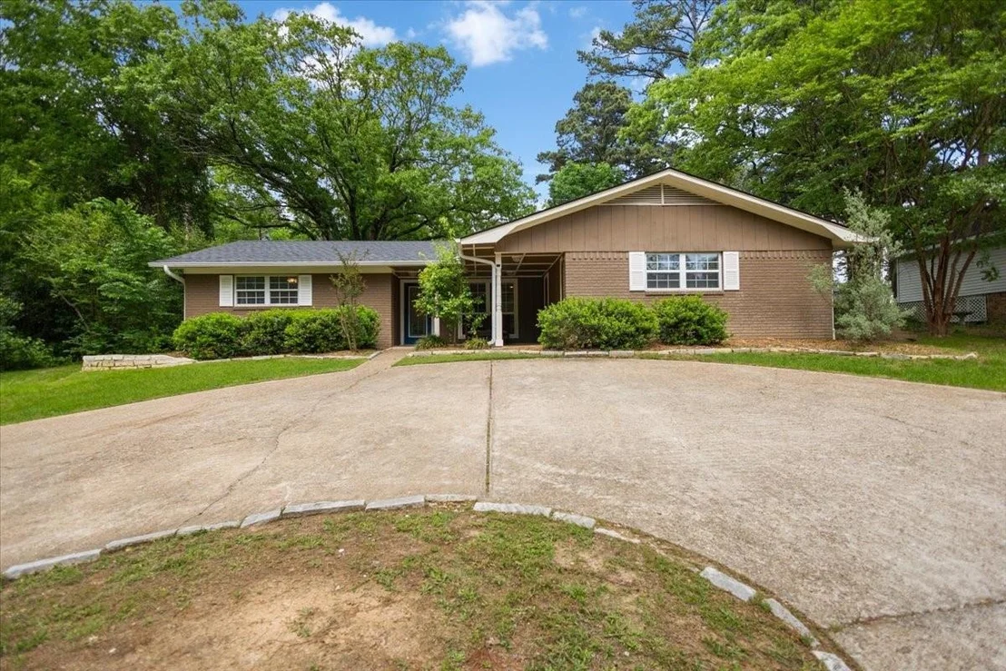 Photo of 1327 BRIDLE PATH Lane