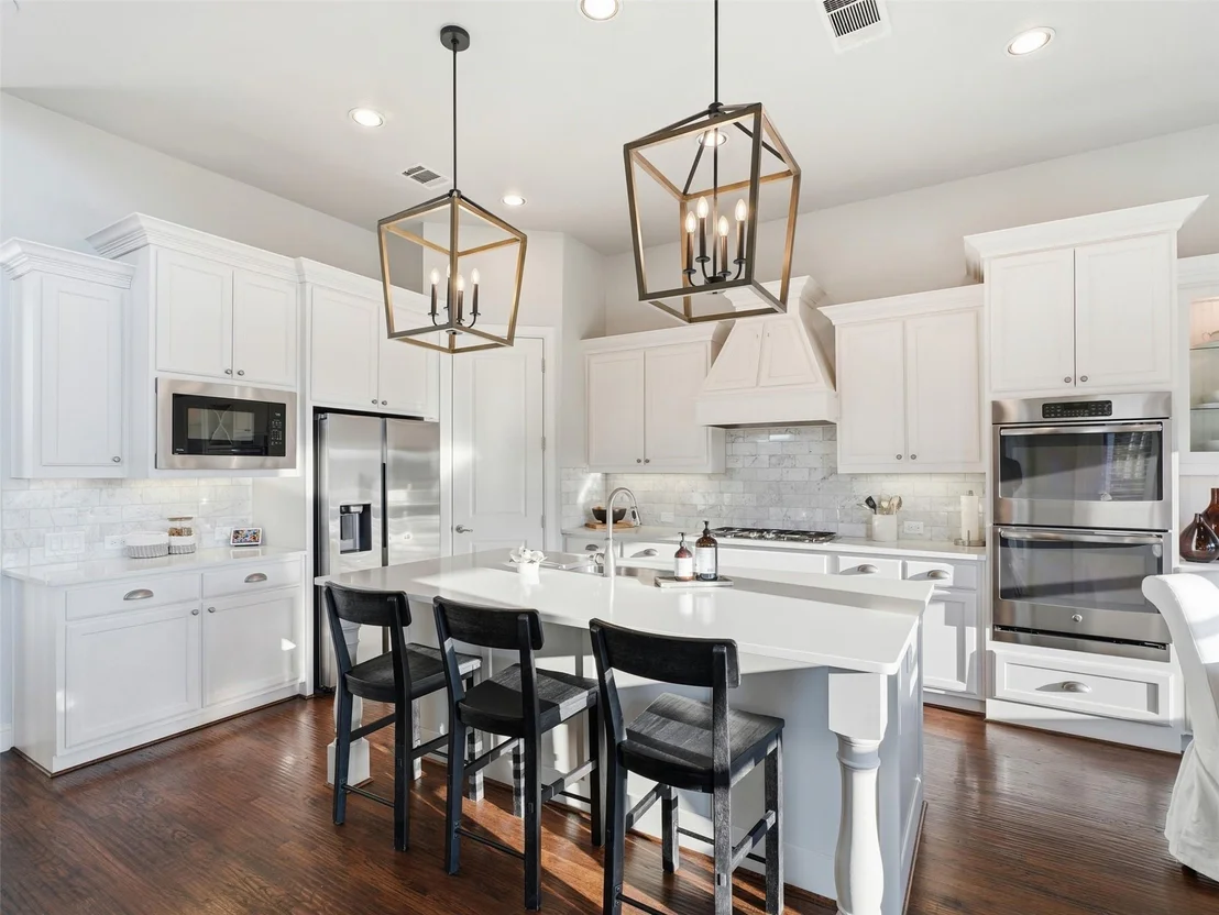 Photo of 1221 Falcon Drive
