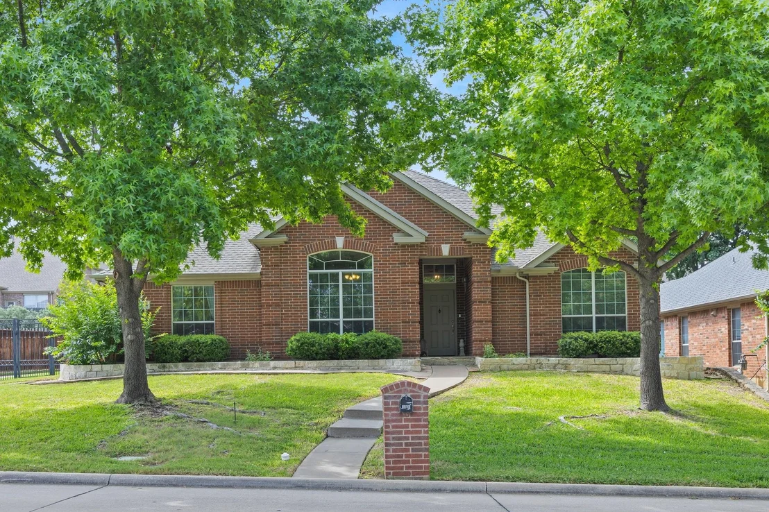 Photo of 1004 Dover Heights Trail