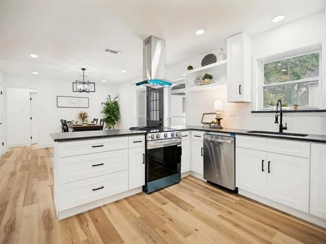 Photo of 502 Martin Lane