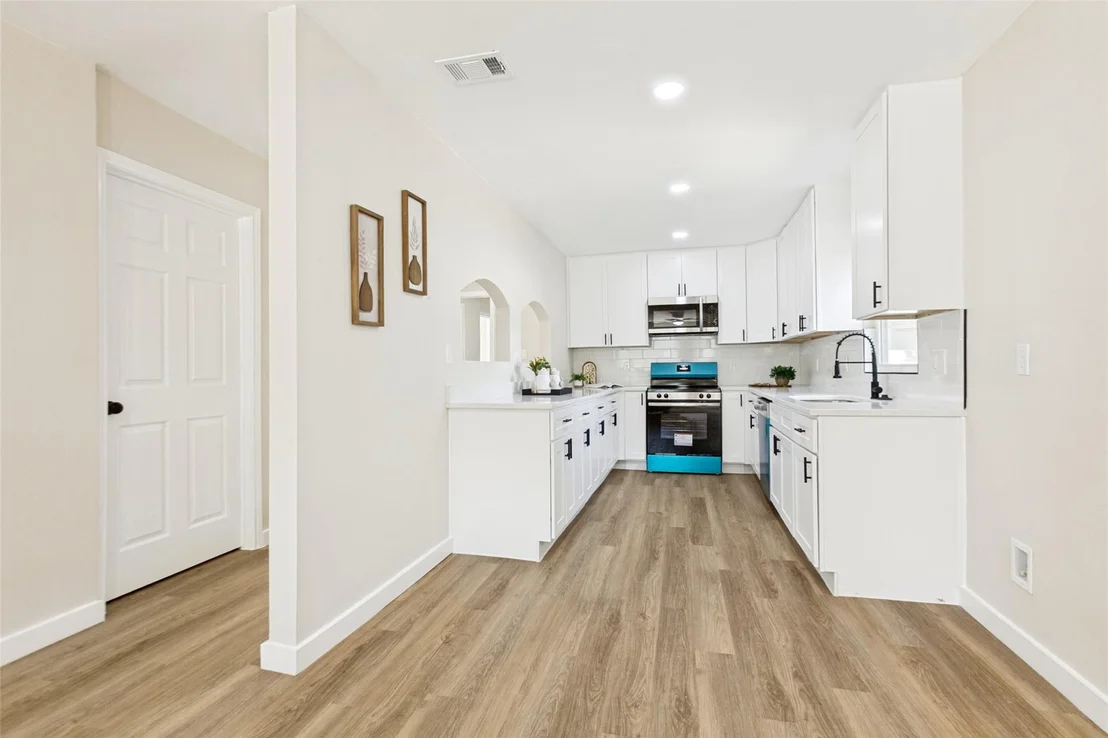 Photo of 1605 Meadowbrook Drive