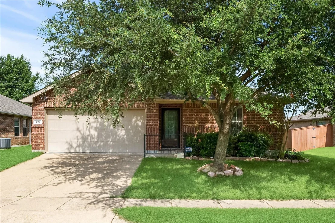 Photo of 716 Harrison Lane