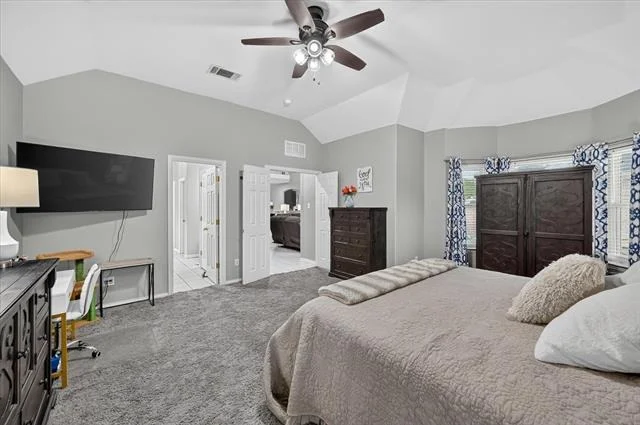 Photo of 851 Bridle Path