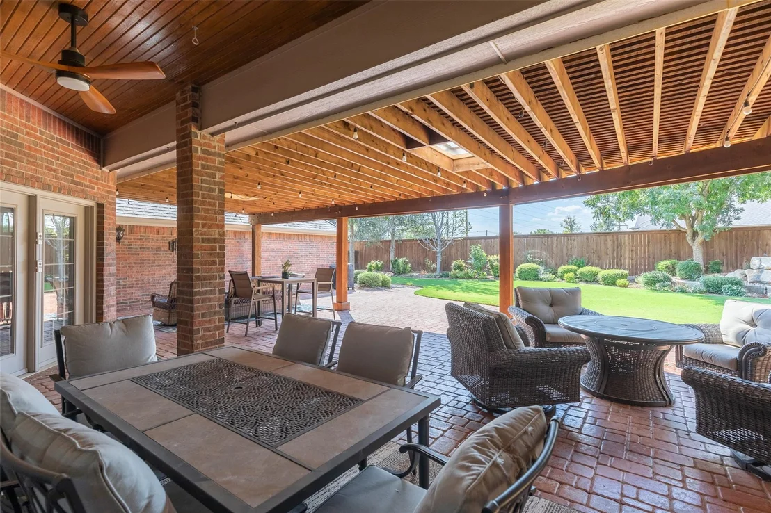 Photo of 2301 Lynbrook Drive