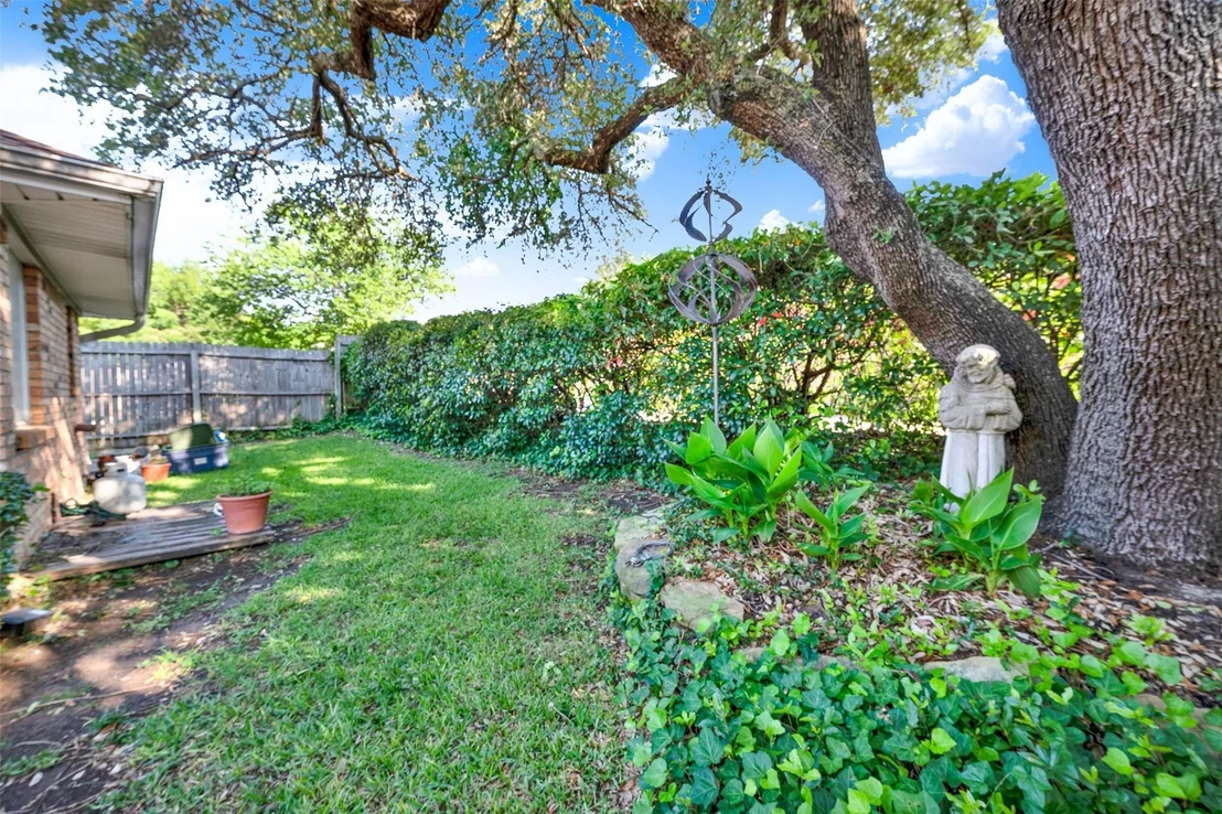 Photo of 1908 Edgewater Drive