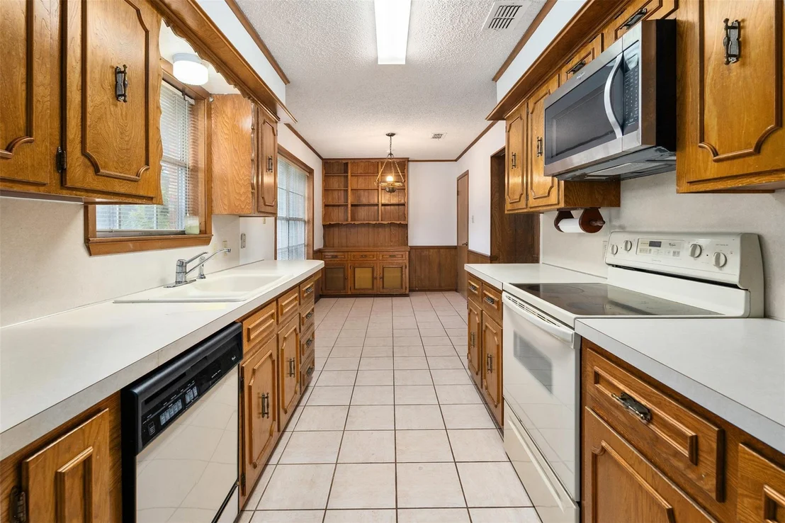Photo of 925 Bradley Drive