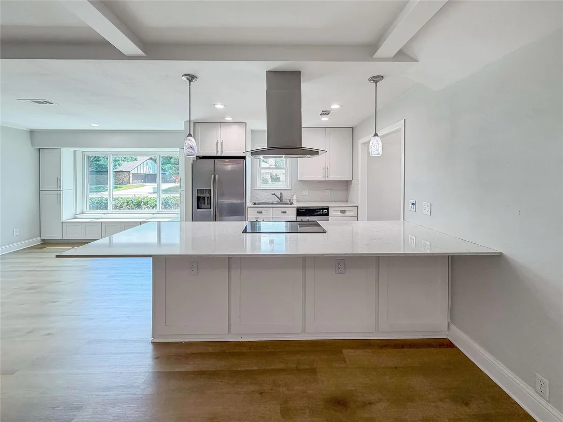 Photo of 100 W Pleasantview Drive