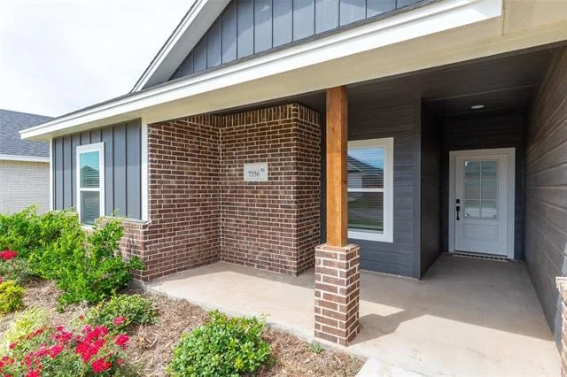 Photo of 7556 Lake Ridge Parkway