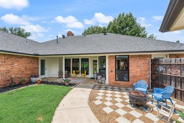 Photo of 2908 Roaring Springs Road