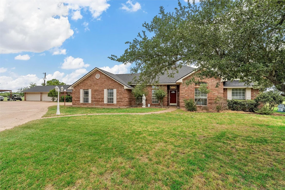 Photo of 654 County Road 473