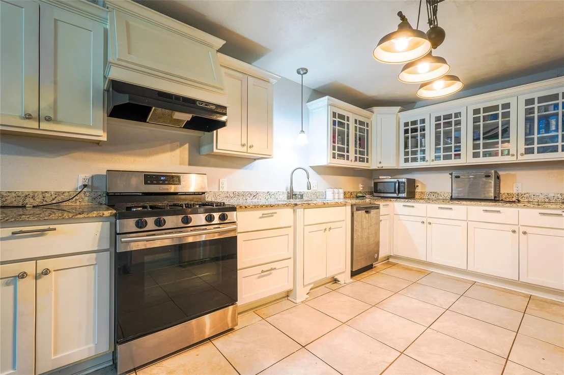 Photo of 200 W Greenbriar Street