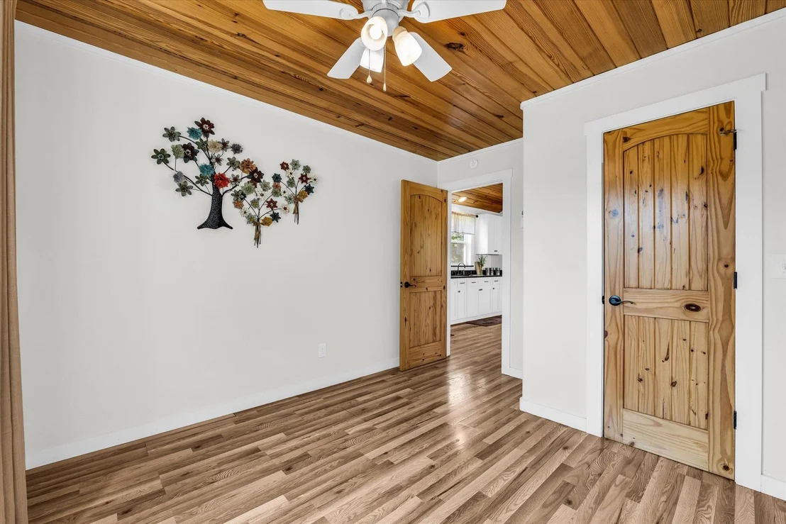 Photo of 348 Barker Lane