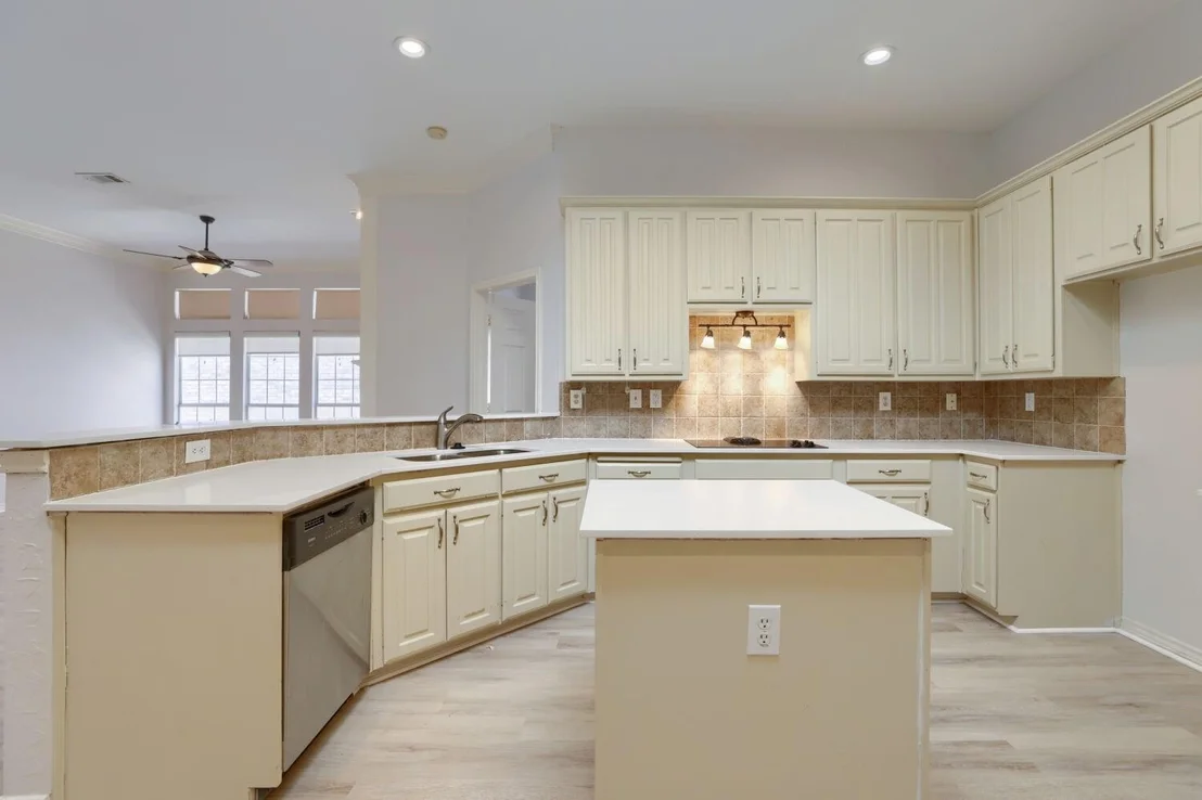 Photo of 8622 Forest Glen Drive