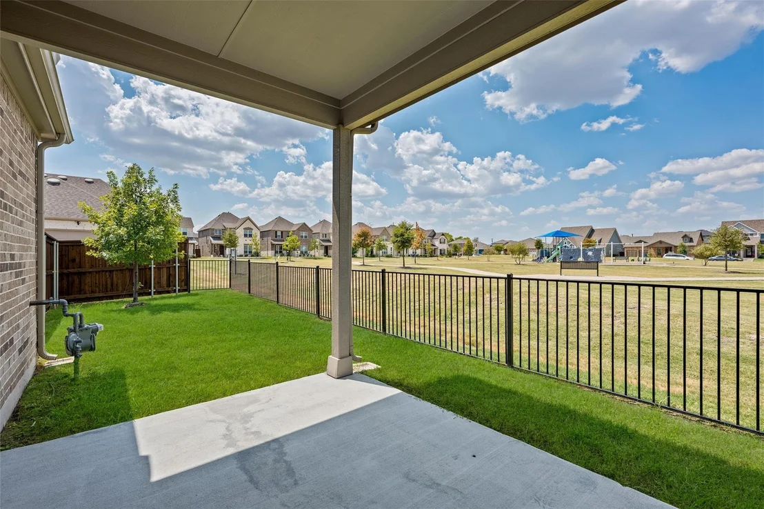 Photo of 8715 Royal Star Road