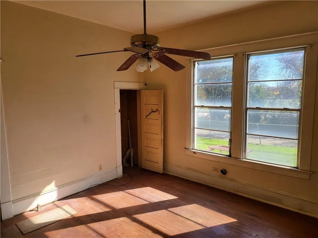 Photo of 426 N Houston Street