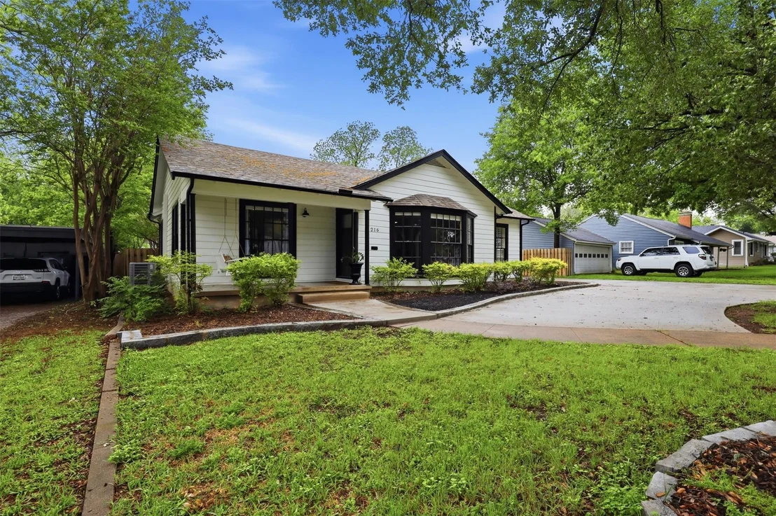 Photo of 216 Sunset Drive